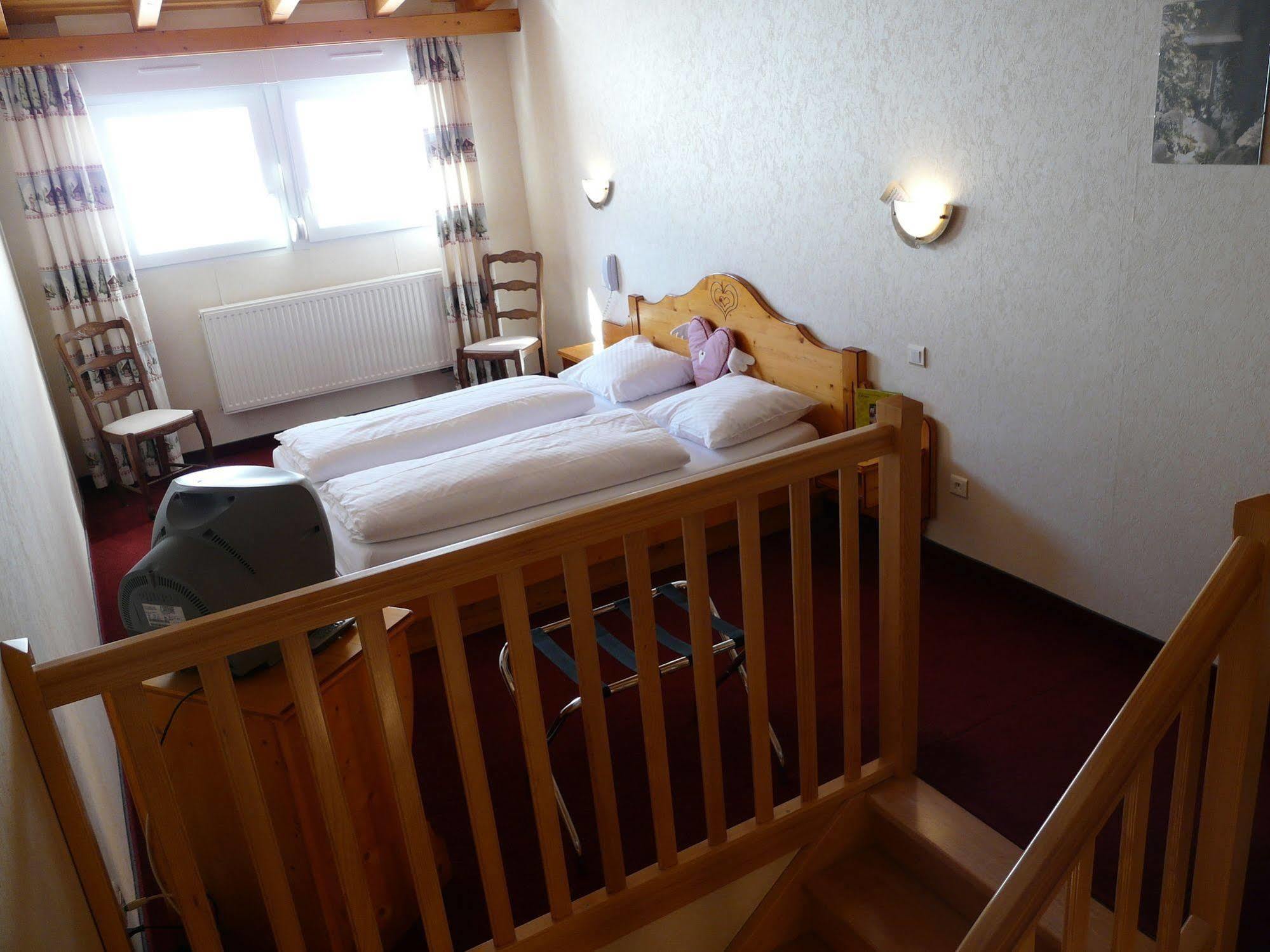 Logis Hotel Restaurant La Petite Auberge Alsace เลอโอห์วาลด์ ภายนอก รูปภาพ